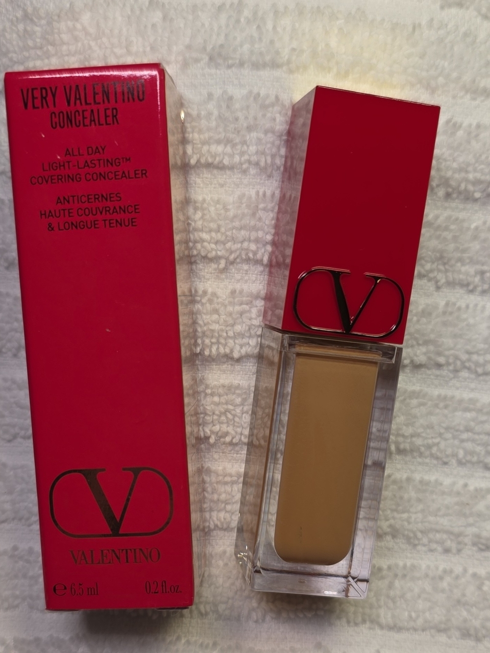 Valentino Very Valentino Concealer - Red Cap, Medium Shade